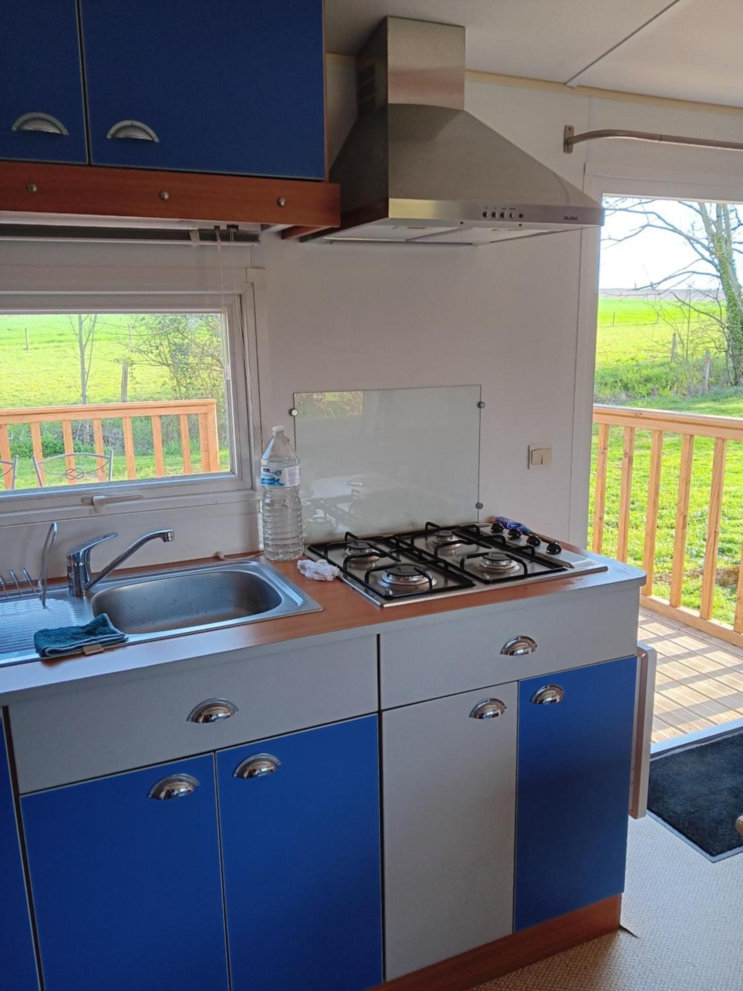 Mobilhome Cosy Au Calme De La Campagne 롬베즈 외부 사진