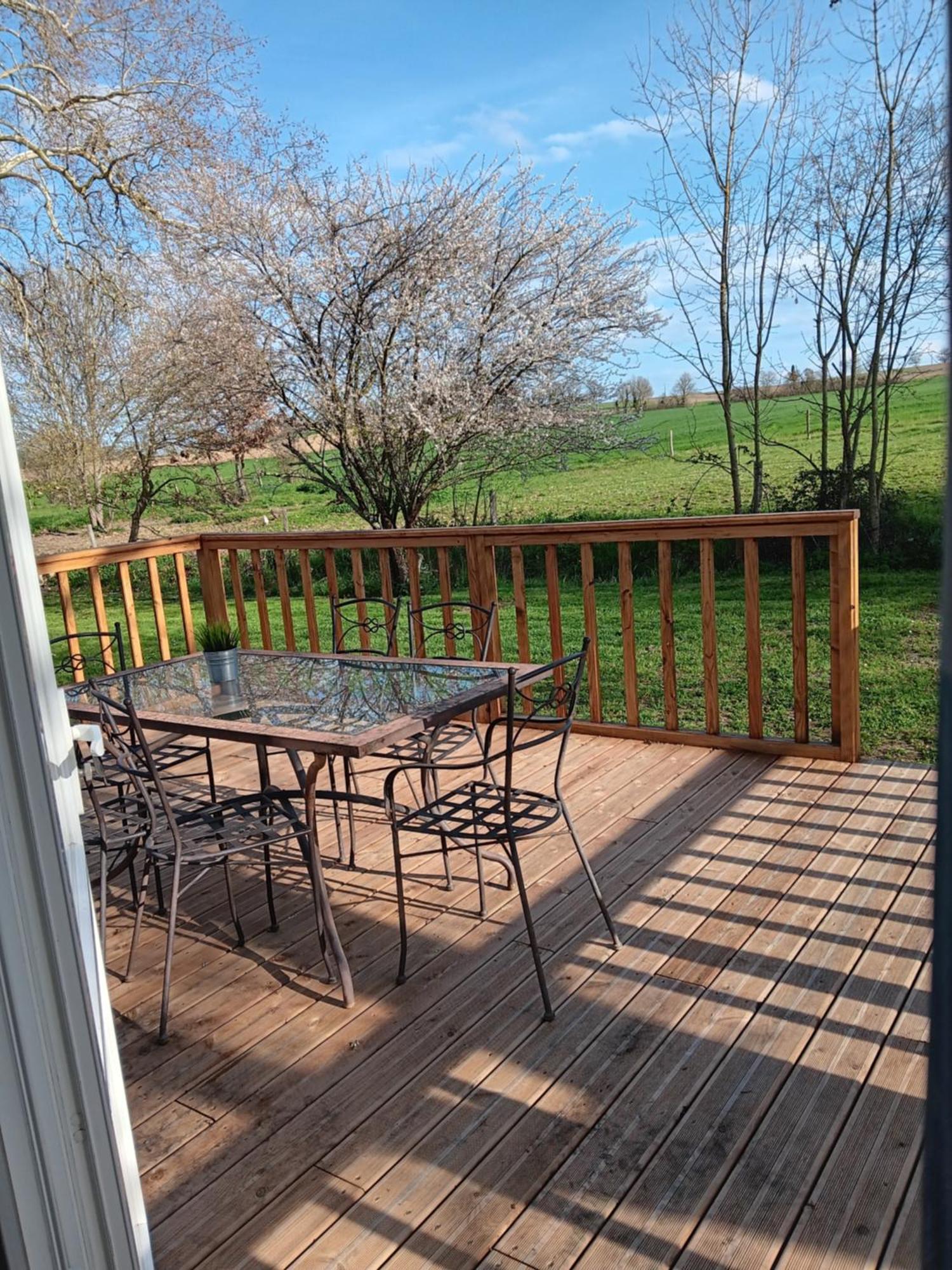 Mobilhome Cosy Au Calme De La Campagne 롬베즈 외부 사진